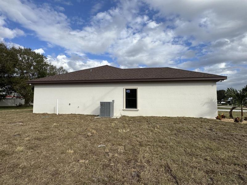 Exterior details and patio area of a home in , Okeechobee (Image 21).