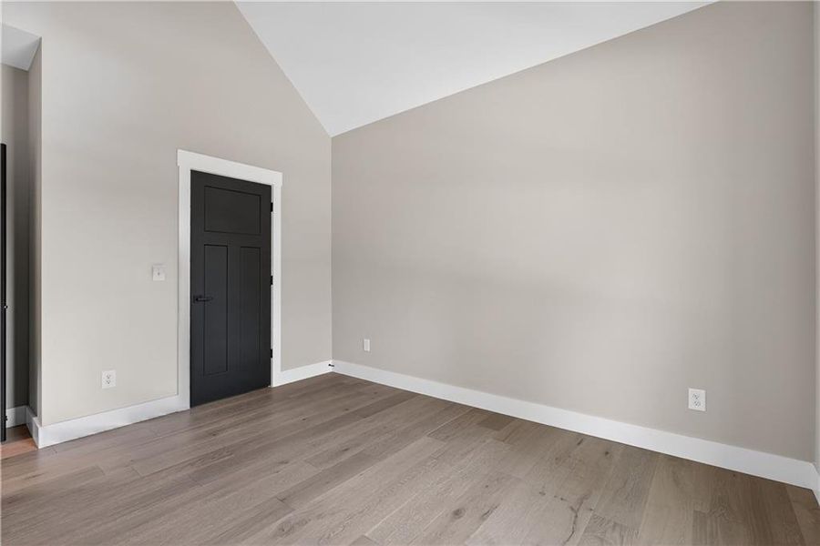 Spacious, unfurnished interior of a new home in , Ellijay (Image 20).