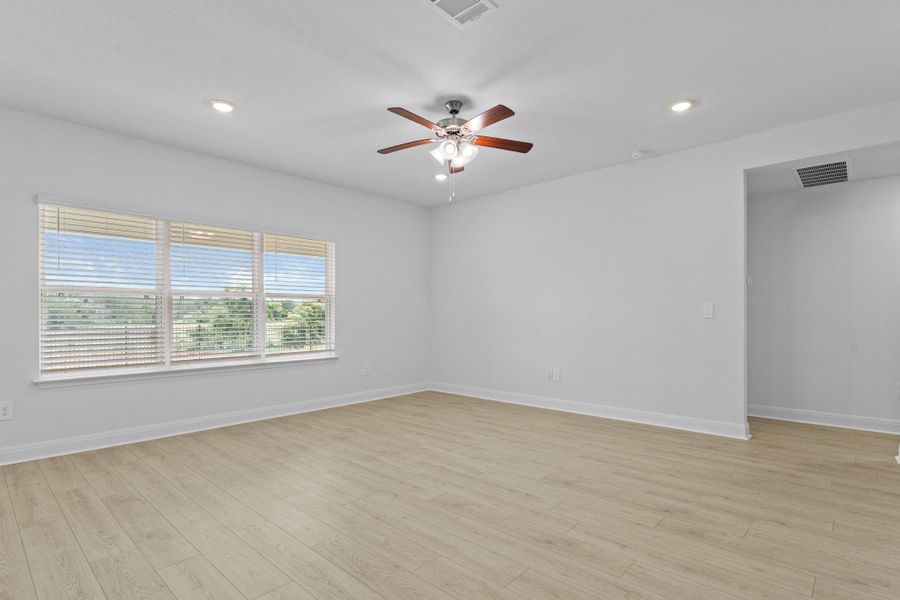 Spacious, unfurnished interior of a new home in Riverview, Georgetown (Image 17).