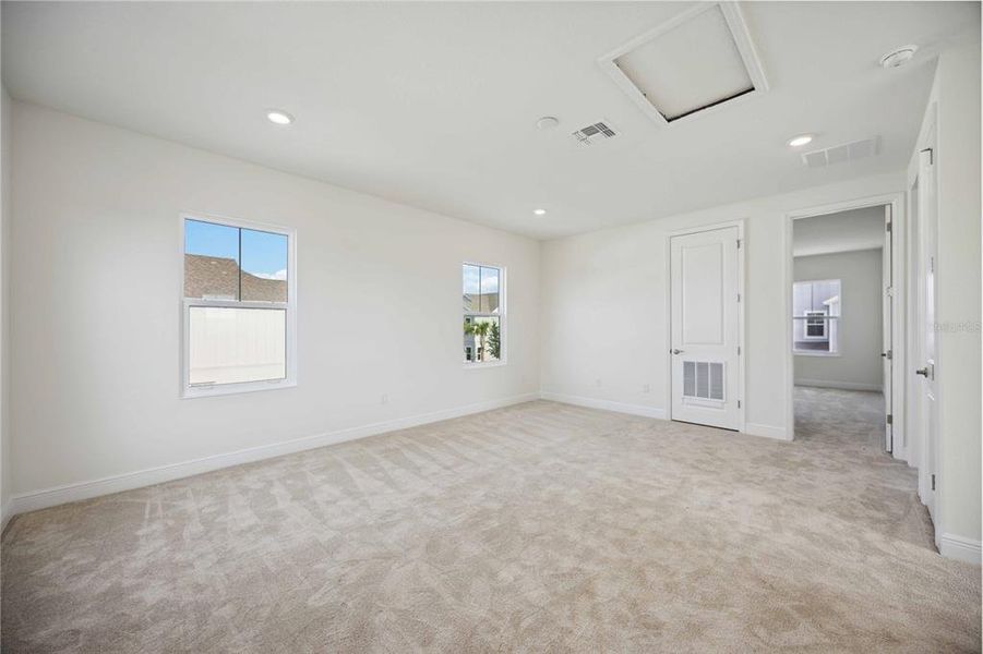 Spacious, unfurnished interior of a new home in Bungalow Walk at Lakewood Ranch, Lakewood Ranch (Image 20).