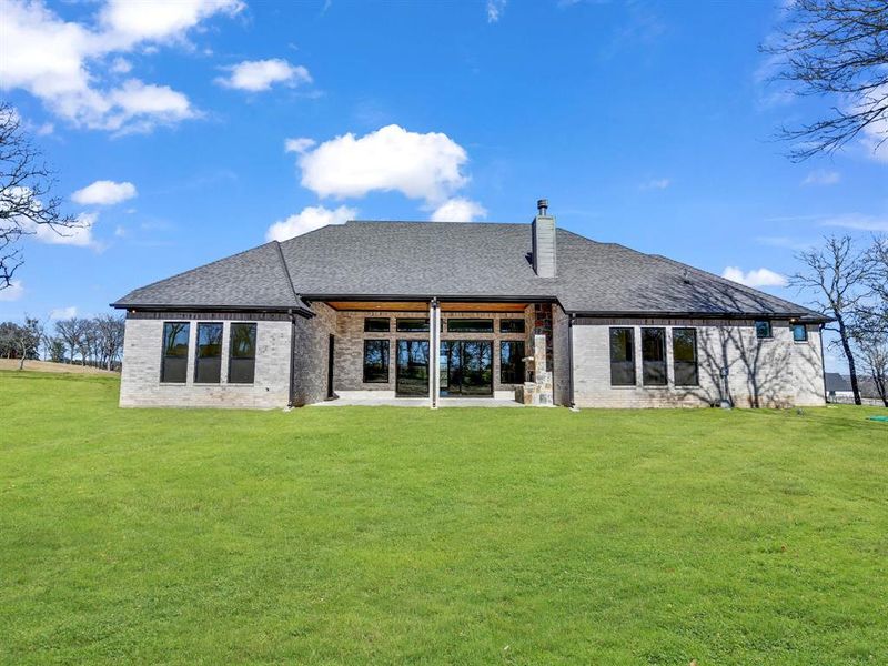 Exterior details and patio area of a home in , Weatherford (Image 3).
