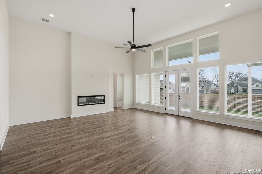 Spacious, unfurnished interior of a new home in Mesa Western, Cibolo (Image 35). Spacious, unfurnished interior of a new home in Mesa Western, Cibolo (Image 35).
