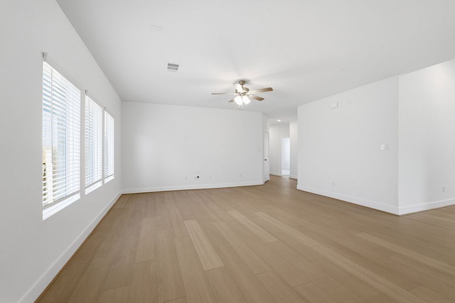 Spacious, unfurnished interior of a new home in Sunfield, Buda (Image 42). Spacious, unfurnished interior of a new home in Sunfield, Buda (Image 42).