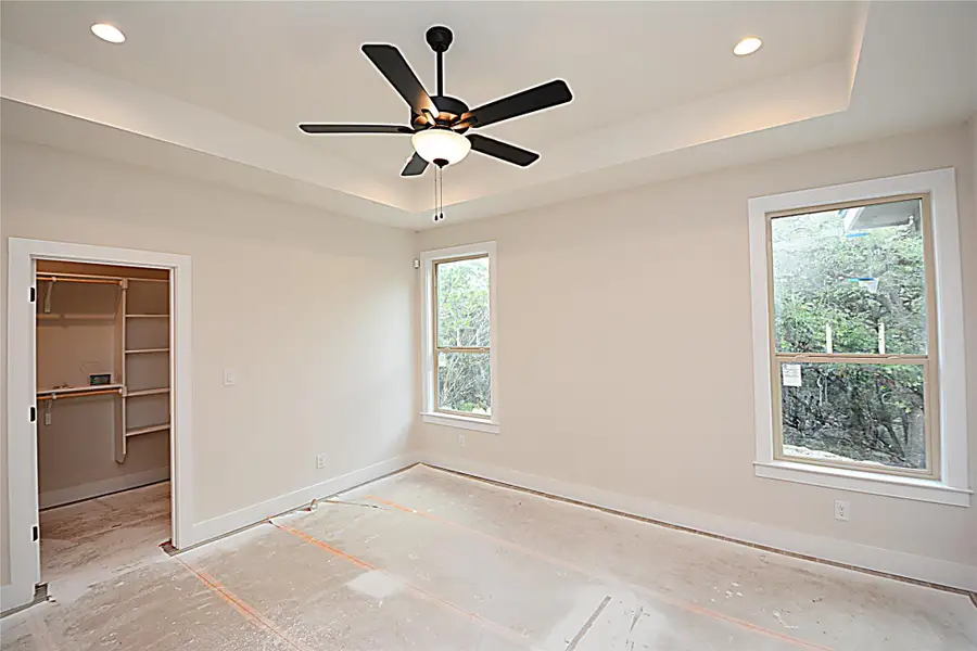 Spacious, unfurnished interior of a new home in , Canyon Lake (Image 5). Spacious, unfurnished interior of a new home in , Canyon Lake (Image 5).