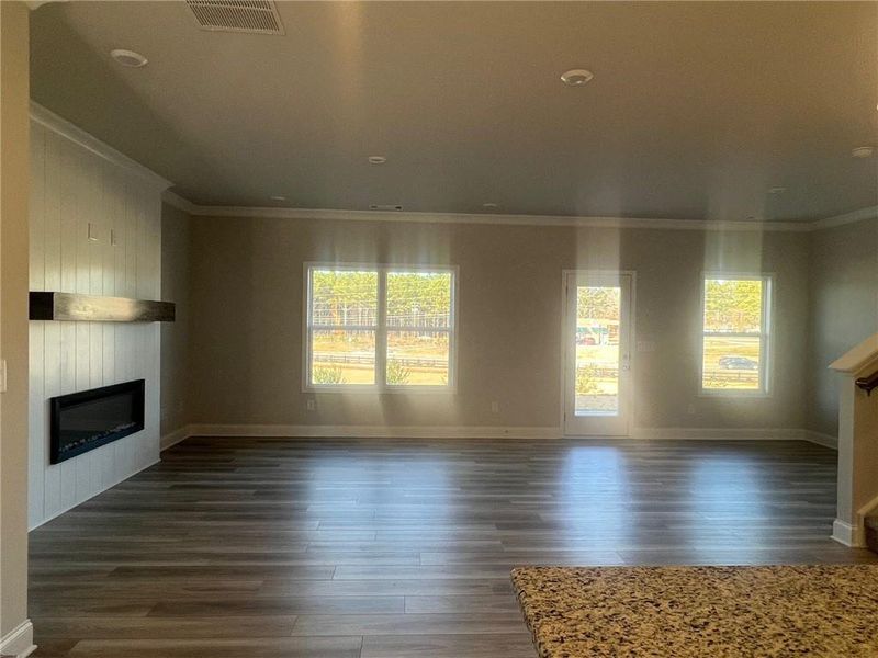 Spacious, unfurnished interior of a new home in Crofton Place Enclave, Snellville (Image 16).