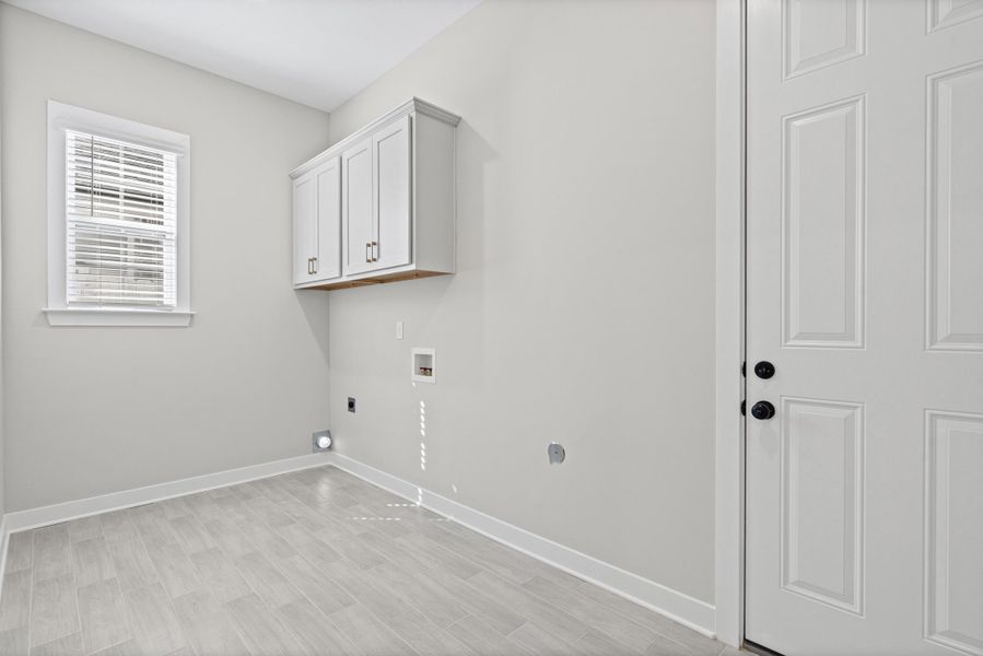 Spacious, unfurnished interior of a new home in Lockwood, Collierville (Image 24).