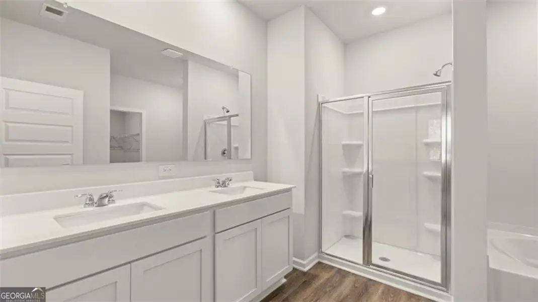 Furnished interior view inside a new home in Twin Lakes, Hoschton (Image 4).