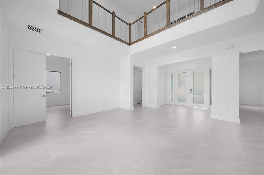 Spacious, unfurnished interior of a new home in , Miami (Image 18).
