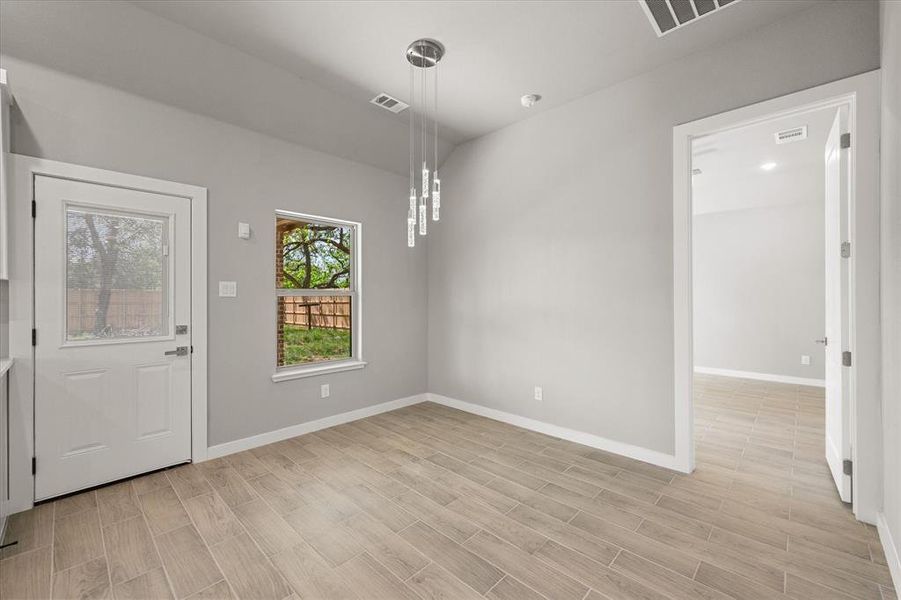 Spacious, unfurnished interior of a new home in , Kerens (Image 19).