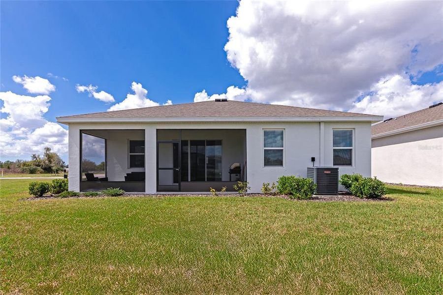 Exterior details and patio area of a home in Coddington, Bradenton (Image 29).