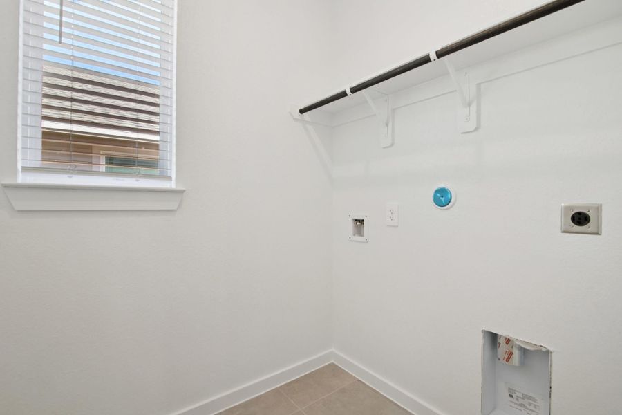 Spacious, unfurnished interior of a new home in Landing Meadows - Traditional Series, New Caney (Image 15).