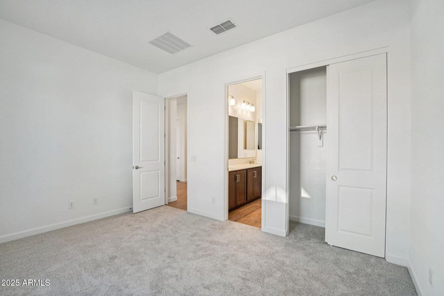 19-web-or-mls-E Saddle Way-S1212-019