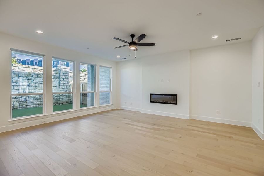 Spacious, unfurnished interior of a new home in Castle Hills Northpointe - Townhomes, Carrollton (Image 16). Spacious, unfurnished interior of a new home in Castle Hills Northpointe - Townhomes, Carrollton (Image 16).
