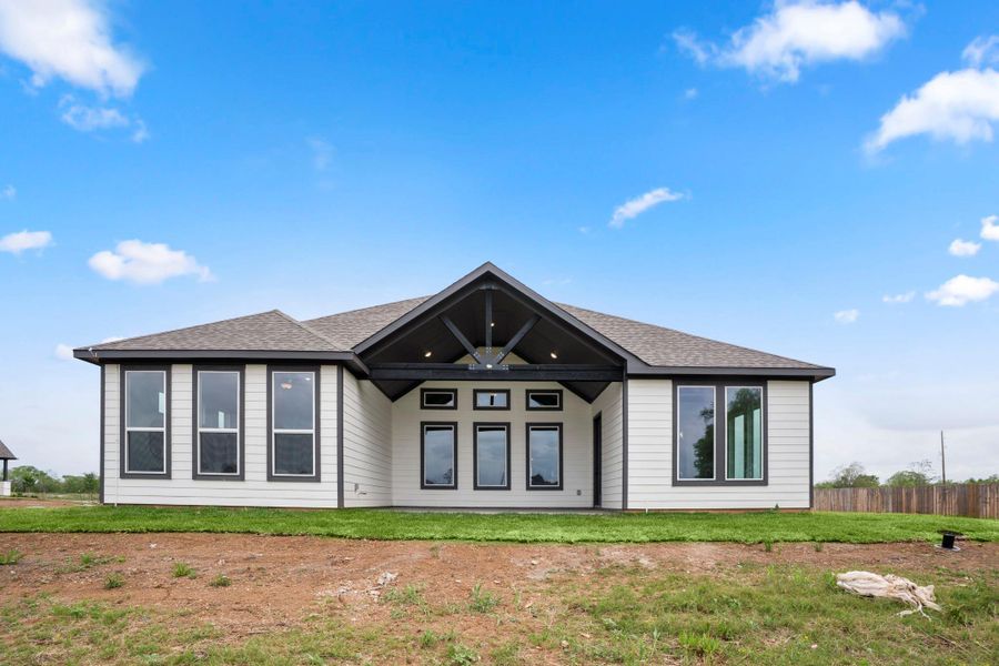 Exterior details and patio area of a home in Magnolia Bend, Rosharon (Image 32).