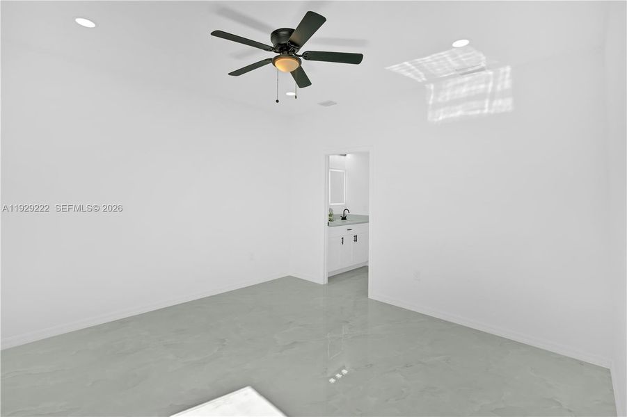 Spacious, unfurnished interior of a new home in , Punta Gorda (Image 22).