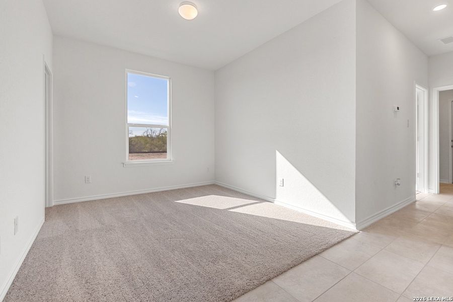 Spacious, unfurnished interior of a new home in Spanish Trails, San Antonio (Image 13). Spacious, unfurnished interior of a new home in Spanish Trails, San Antonio (Image 13).