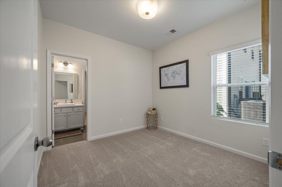 Spacious, unfurnished interior of a new home in , Summerville (Image 21).