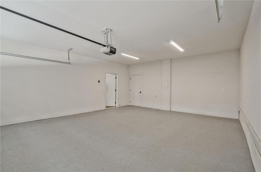 Spacious, unfurnished interior of a new home in Pendergrast Farm, Atlanta (Image 47).