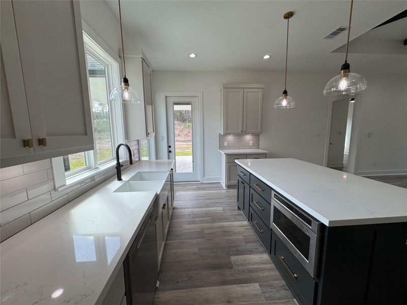 Furnished interior view inside a new home in , Brookeland (Image 9).