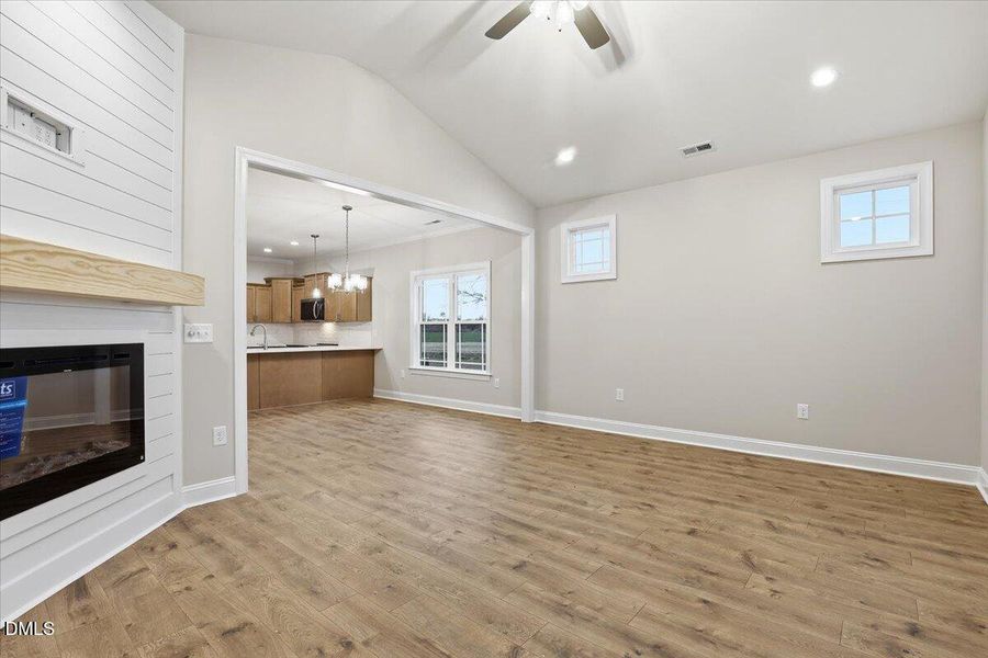 16-608 S Vance St-16