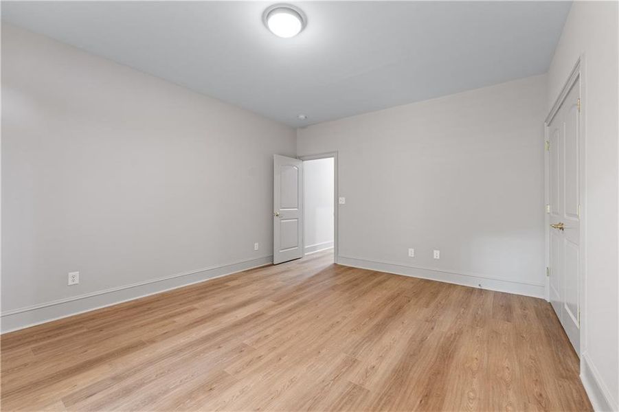 Spacious, unfurnished interior of a new home in , Atlanta (Image 36).