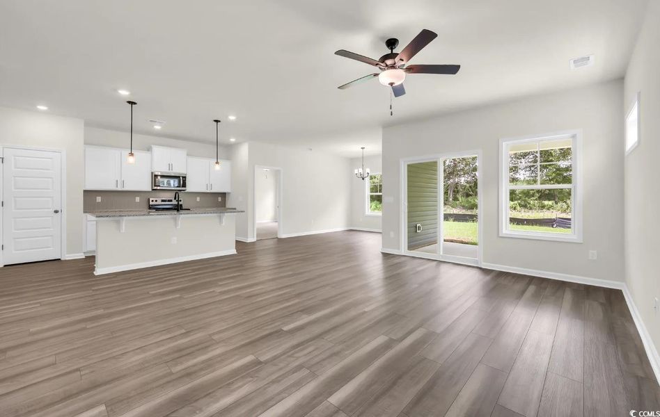 Spacious, unfurnished interior of a new home in King Farm Estates, Aynor (Image 16).