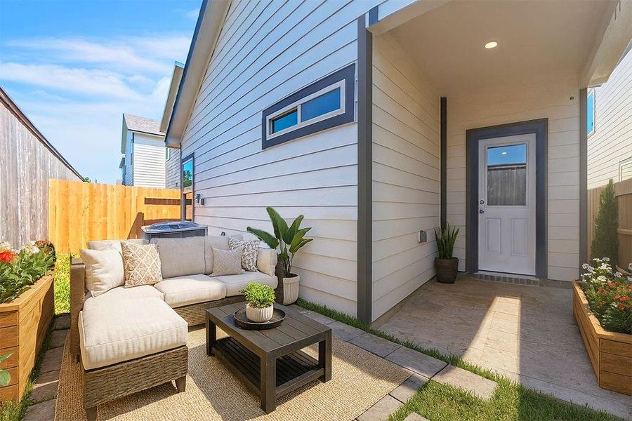 Cozy backyard retreat, perfect for relaxing or entertaining. Cozy backyard retreat, perfect for relaxing or entertaining.