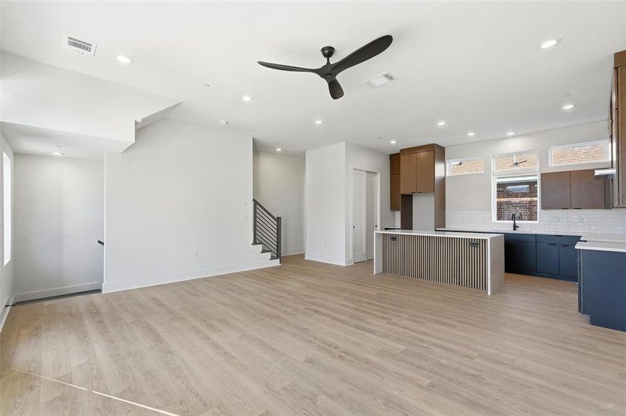 Spacious, unfurnished interior of a new home in , Dallas (Image 20).