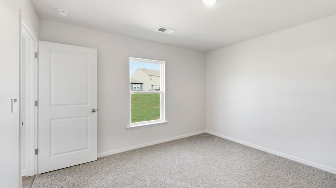 Spacious, unfurnished interior of a new home in Seneca Falls, Seneca (Image 31).