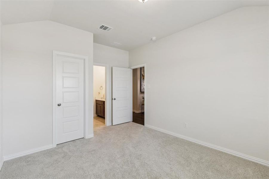 Spacious, unfurnished interior of a new home in , Royse City (Image 22).