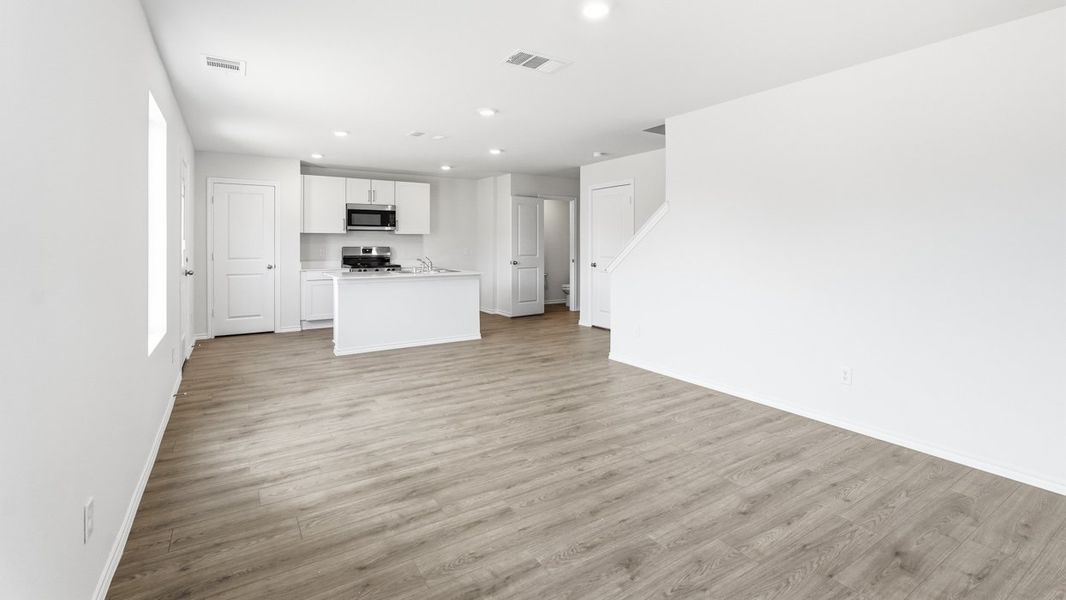 Spacious, unfurnished interior of a new home in Leonard Crossing, Leonard (Image 6).