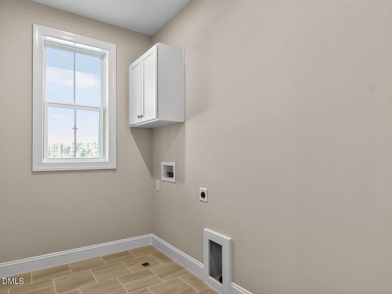 025-1280x960-laundry-room