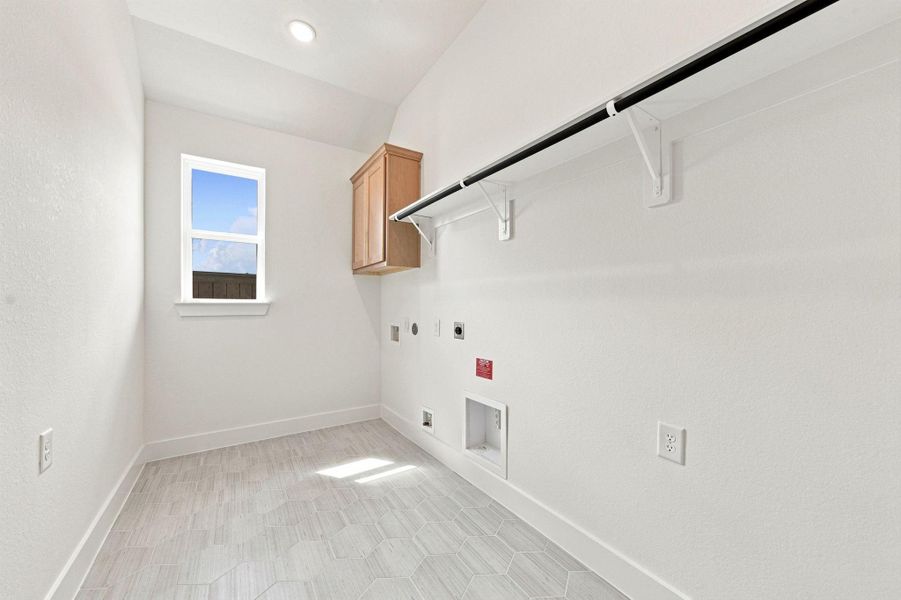 Spacious, unfurnished interior of a new home in The Highlands, Porter (Image 23).