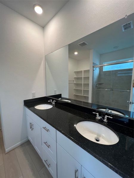 Furnished interior view inside a new home in Arcadia 40s, Missouri City (Image 13).