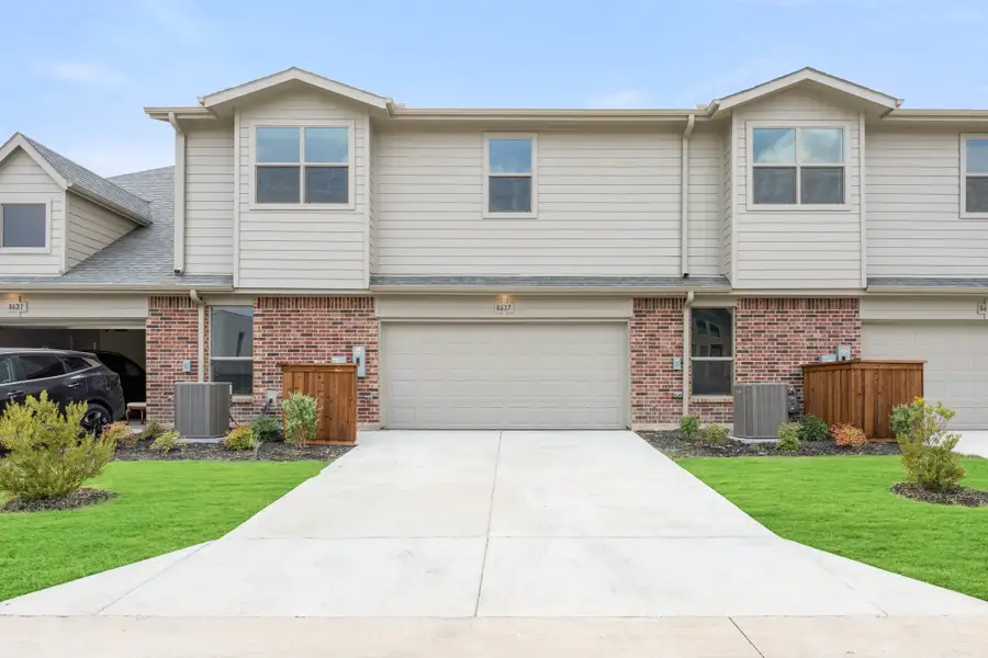 Front exterior of a new home in Cottonwood Creek, Rowlett, TX, highlighting curb appeal (Image 29).