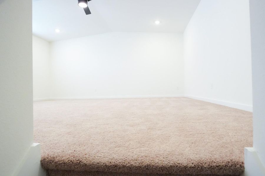 Spacious, unfurnished interior of a new home in Foxtail Palms, Manvel (Image 27).