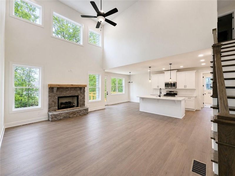 Spacious, unfurnished interior of a new home in , Cartersville (Image 10).