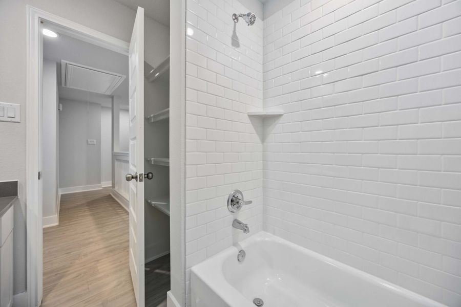 13215 Moncloa - DaVinci - Secondary Bathroom 13215 Moncloa - DaVinci - Secondary Bathroom