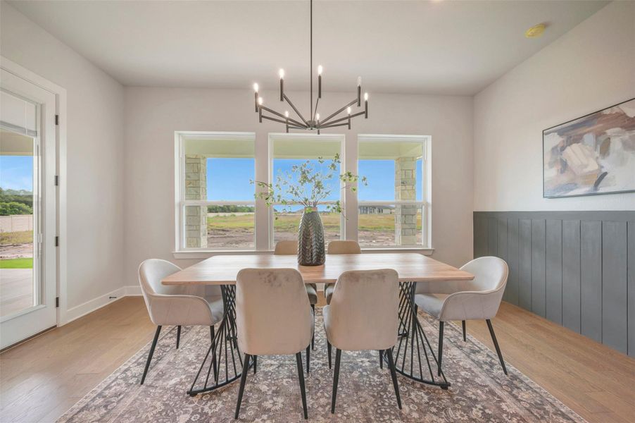 Dining Area (Staged)