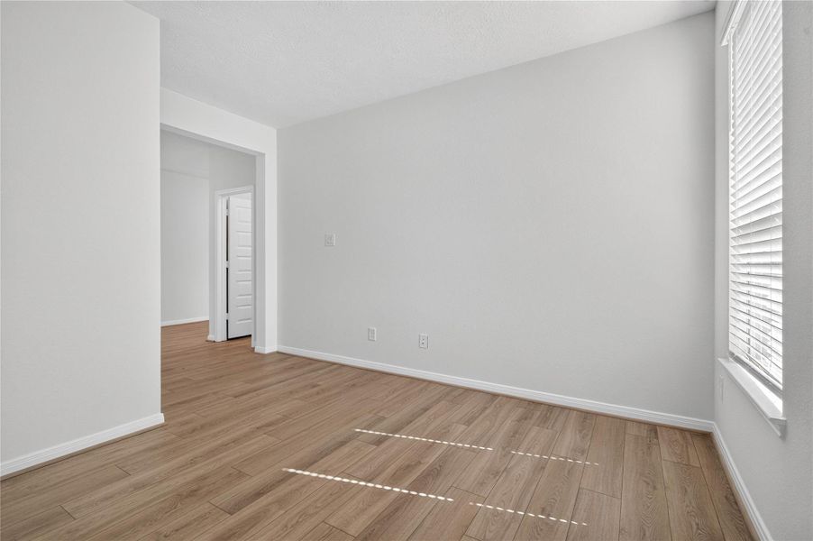 Spacious, unfurnished interior of a new home in Oakwood Trails, Tomball (Image 17). Spacious, unfurnished interior of a new home in Oakwood Trails, Tomball (Image 17).