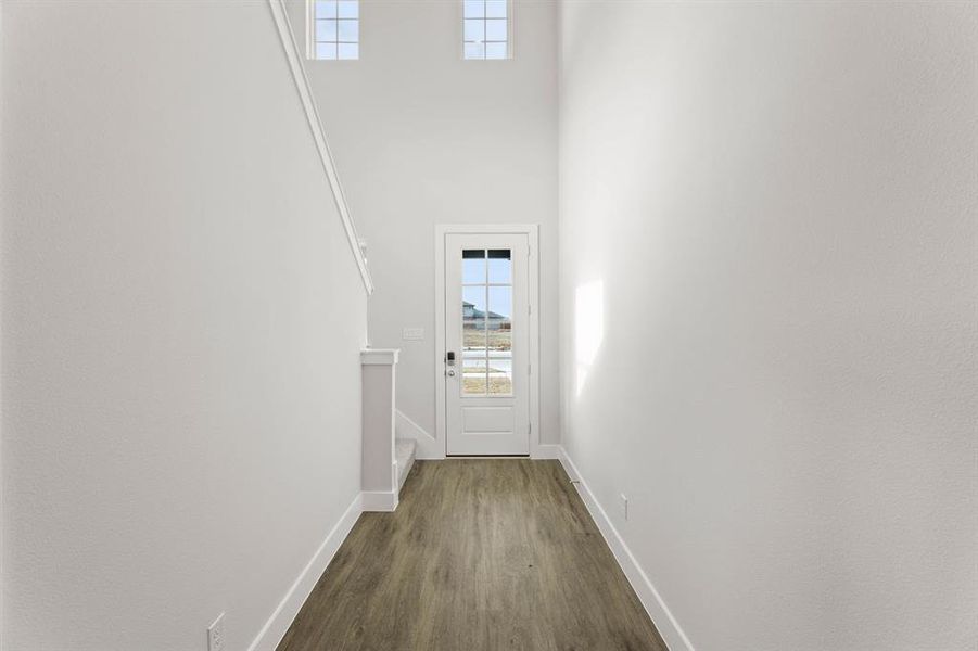 1504 Blackthorne-Entry-1