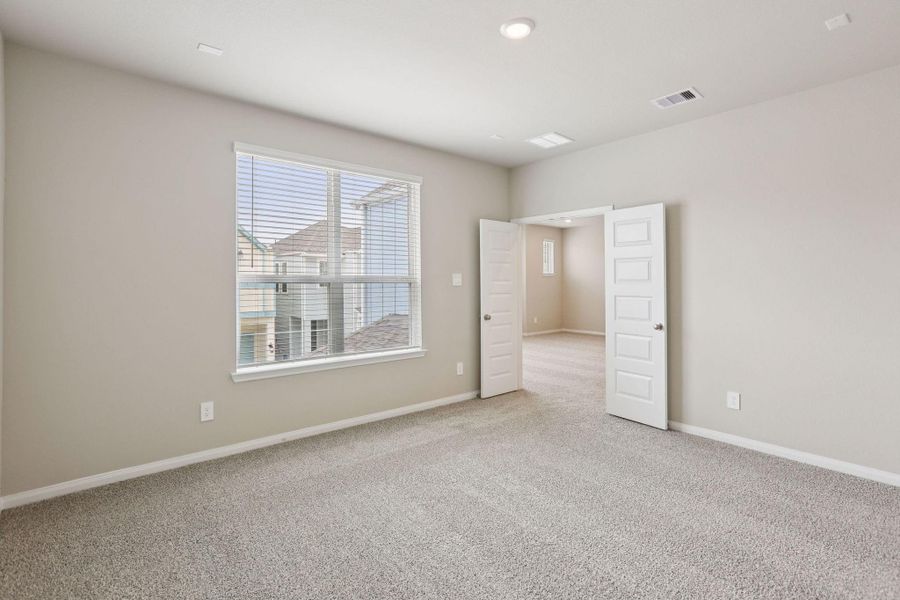 Spacious, unfurnished interior of a new home in Kemah Crossing - Luxe Series, Kemah (Image 35). Spacious, unfurnished interior of a new home in Kemah Crossing - Luxe Series, Kemah (Image 35).