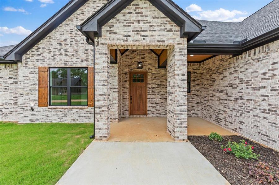 Exterior details and patio area of a home in , Tyler (Image 3).