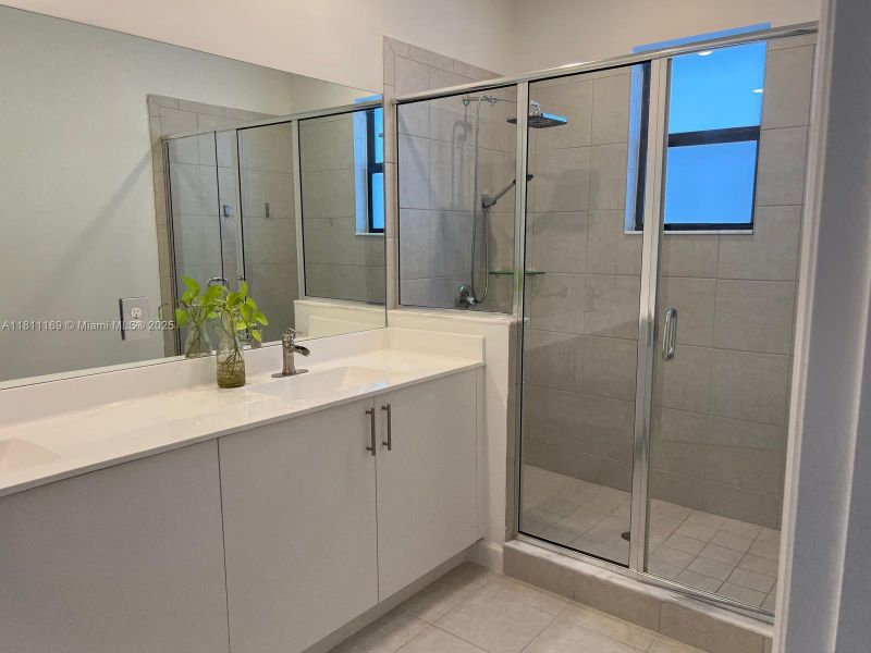 Furnished interior view inside a new home in , Pembroke Pines (Image 12).