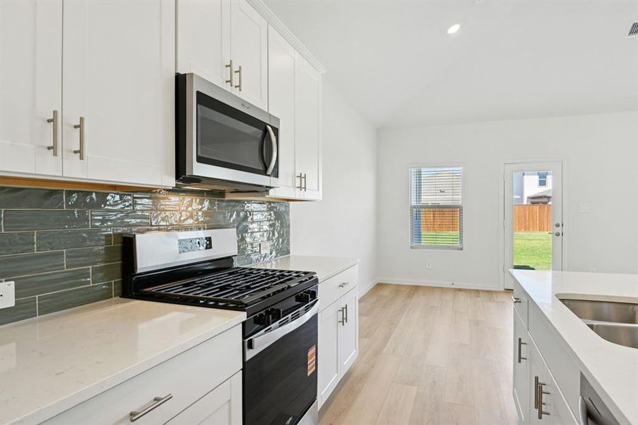 Photo is not of the actual home, but is an inspirational photo of builder’s model home and may depict options, furnishings, and/or decorator features that are not included. Photo is not of the actual home, but is an inspirational photo of builder’s model home and may depict options, furnishings, and/or decorator features that are not included.