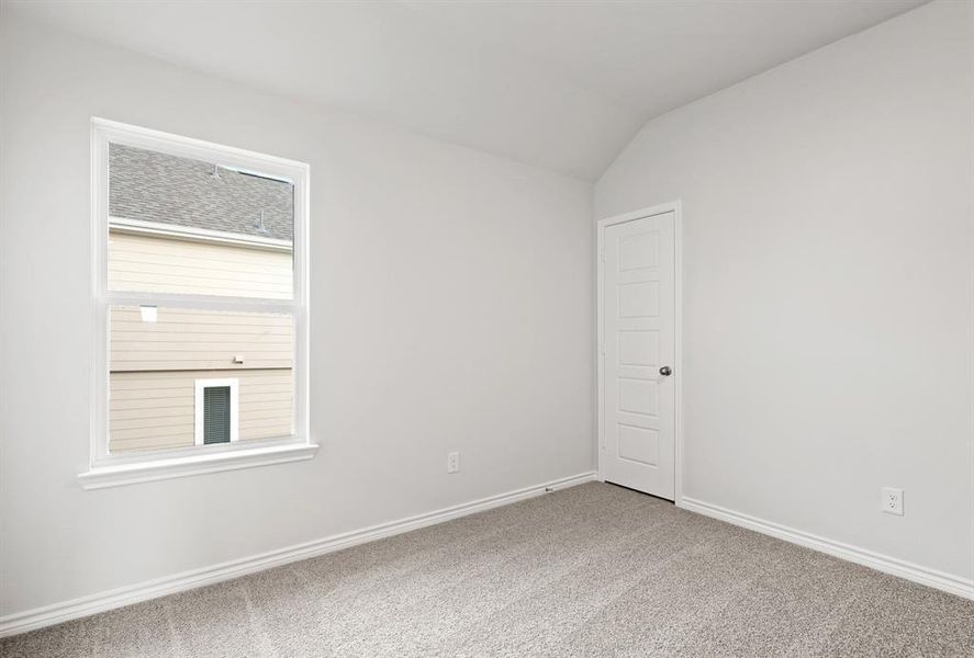 Spacious, unfurnished interior of a new home in Rocky Creek Crossing, Fort Worth (Image 24).