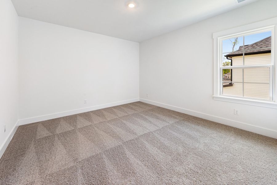Spacious, unfurnished interior of a new home in Creek Pointe, Moncks Corner (Image 8).