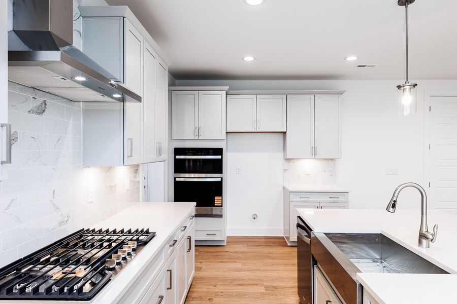 Image 32 of a home in High Grove Oaks.