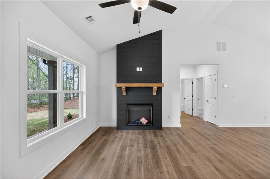 Spacious, unfurnished interior of a new home in , Cedartown (Image 17).