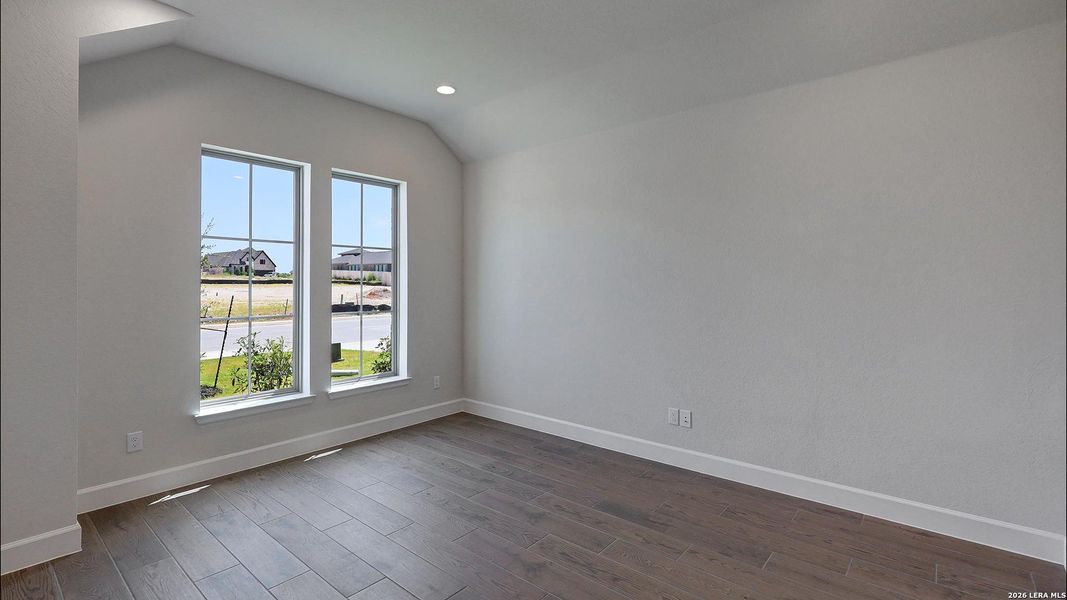 Spacious, unfurnished interior of a new home in Ladera, San Antonio (Image 22).